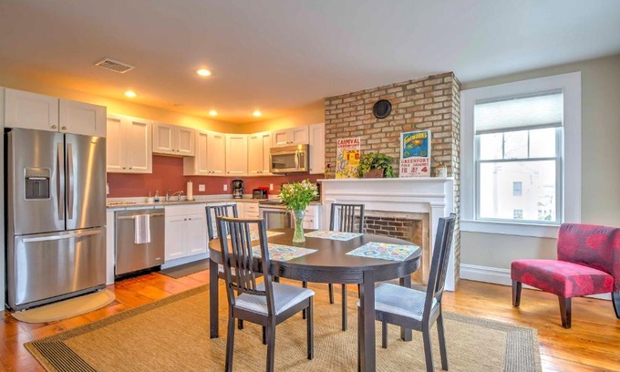 Greenport Apartment | Bright Apartment - half Mi to Greenport Harbor!