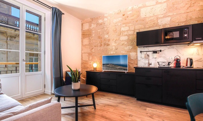 Bordeaux Sud Apartment | Bright apartment in hypercentre for 4 people