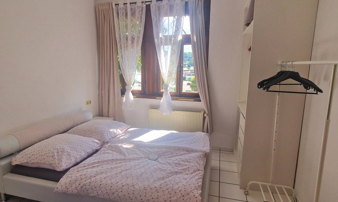 Montabaur House | Bright apartment near ICE train station