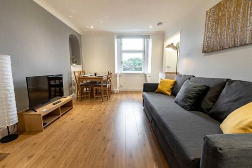 Glenisla Apartment | ☆Bright Apartment, Near University + City Centre☆