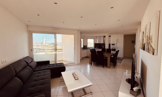 Arzon Apartment | Bright apartment overlooking the port of Crouesty for 4 people
