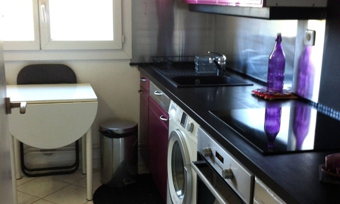 10th Arrondissement Apartment | Bright apartment, terrace and parking
