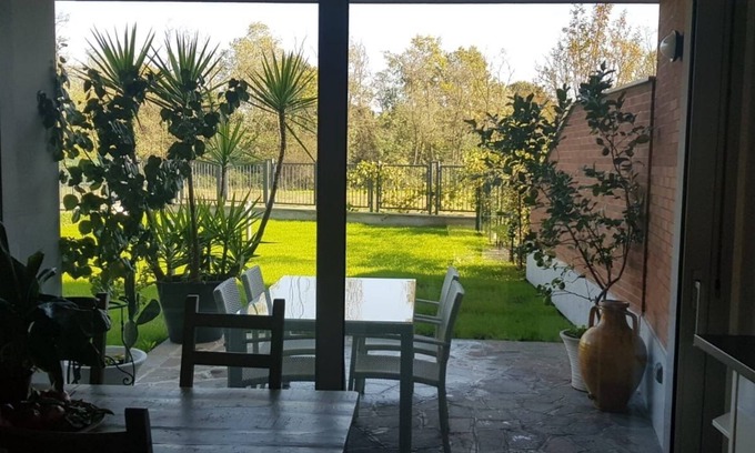 Peschiera Borromeo Apartment | Bright apartment with garden San Bovio [near Linate M4].