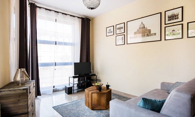 Trastevere Apartment | Bright Apartment with a view & centrally located