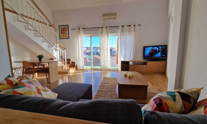 Algete Apartment | Bright apartment with terrace