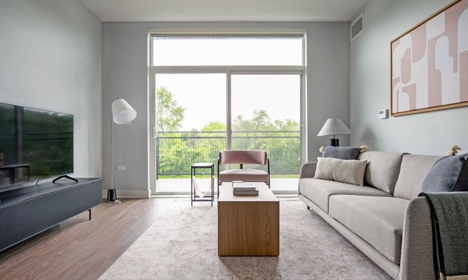 Arlington Heights Apartment | Bright Arlington Heights 2BR w/ Gym & W/D, near I-90, by Blueground