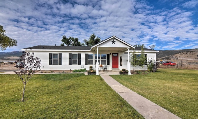 Piute County House | Bright & Beautiful Home, Explore Nat'l Parks!