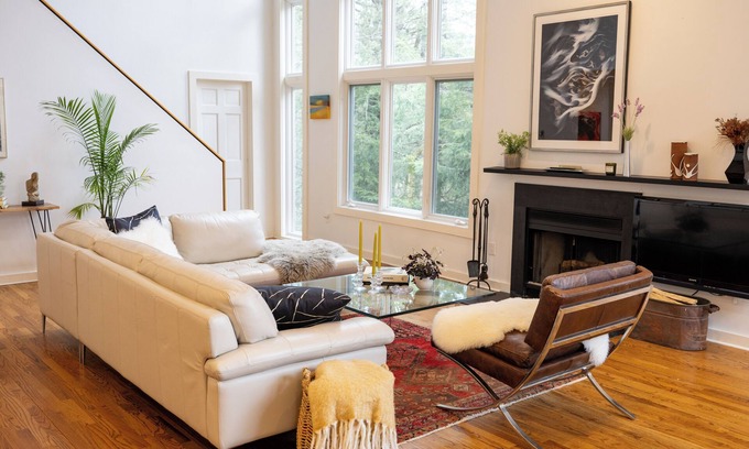 Lenox House | Bright & beautiful lakefront retreat. 5 minute walk to Tanglewood!