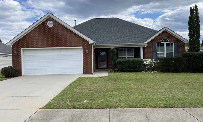 Aiken House | Bright centrally located 3 bed/2 bath with fenced private yard