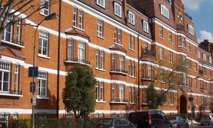 West Kensington Apartment | Bright, cheerful, comfortable 2-bedroom Kensington Flat