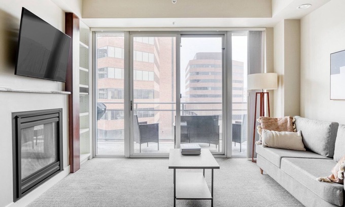 Cherry Creek Apartment | Bright Cherry Creek 2BR w/ Theater & Gym, nearby shopping, by Blueground