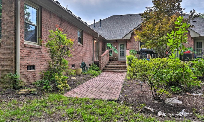 Western Branch North Cottage | Bright Chesapeake Home Near Shopping & Dining
