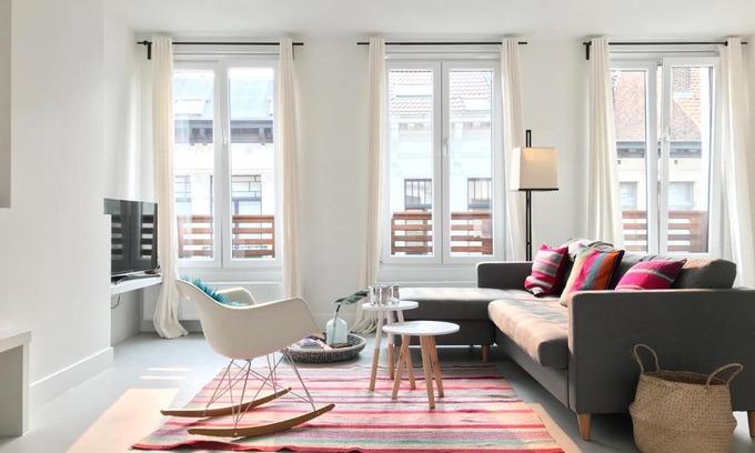 Harmonie House | Bright City Design House!