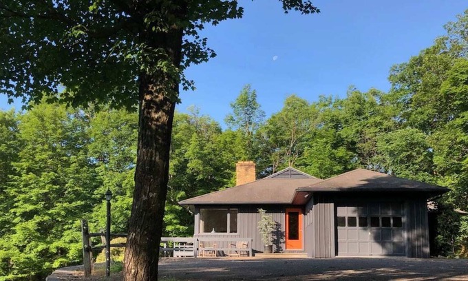 Town of Marbletown House | Bright, clean and centrally located in the amazing Catskill Mountains