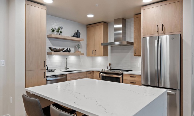 Tamarack Resort Condo | Bright Condo| Fireplace and Private Balcony