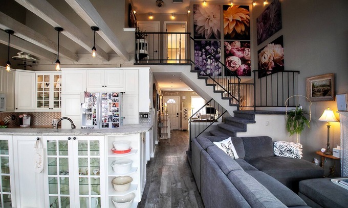 Lafayette House | Bright & Cozy Cottage- Serene Artist’s Home
