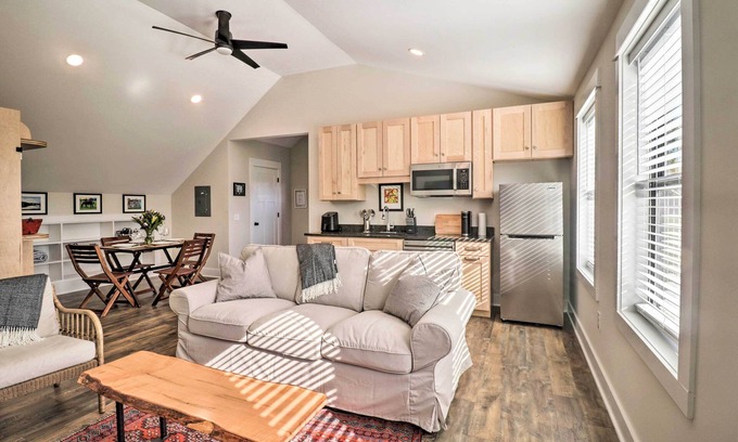 Crozet Apartment | Bright Crozet Apartment w/Mountain Views!