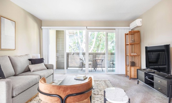 Cupertino Apartment | Bright Cupertino 1BR w/Pool, Cinema, Gym, walk to Shops, by Blueground