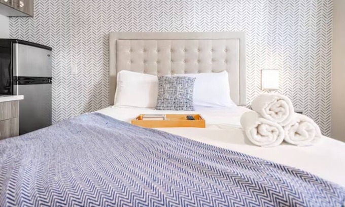 Old Town House | Bright Downtown Unit w/WiFi, Cable, Walk to All