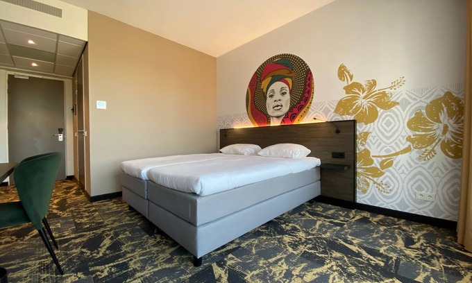 Emmen Hotel | Bright Family Room Near Rensenpark & Emmen City Center Attractions, Dining Spots