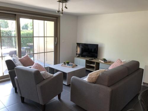 Adinkerke House | Bright Family Stay with Bikes