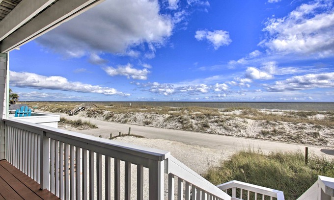Fernandina Beach House | Bright Fernandina Beach Townhome: Walk to Ocean!