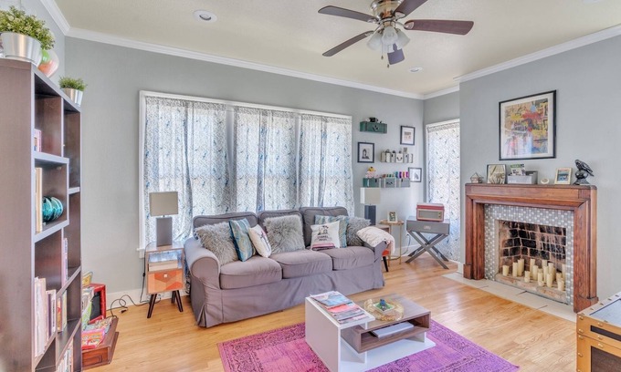 Seguin House | Bright & Fun 3BR Cozy Nook by RedAwning