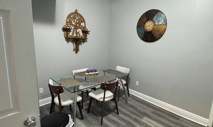 Anderson Apartment | Bright, furnished studio-Perfect for traveling professionals or students