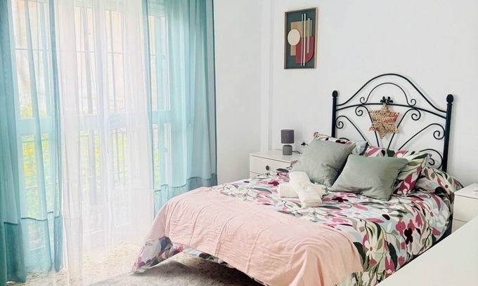 Dos Hermanas House | Bright House in the Heart of Dos Hermanas