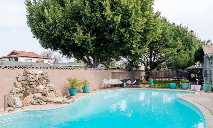 Sutter House | Bright Large Private 2 Bedroom Guest House With Pool