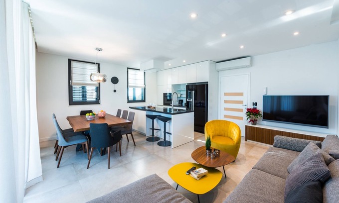 Gorica Apartment | Bright Luxurious Three-bedroom Home with Sea View