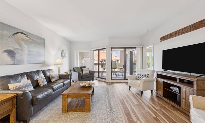 Shelter Cove House | Bright & Modern Pet Friendly Beach Getaway