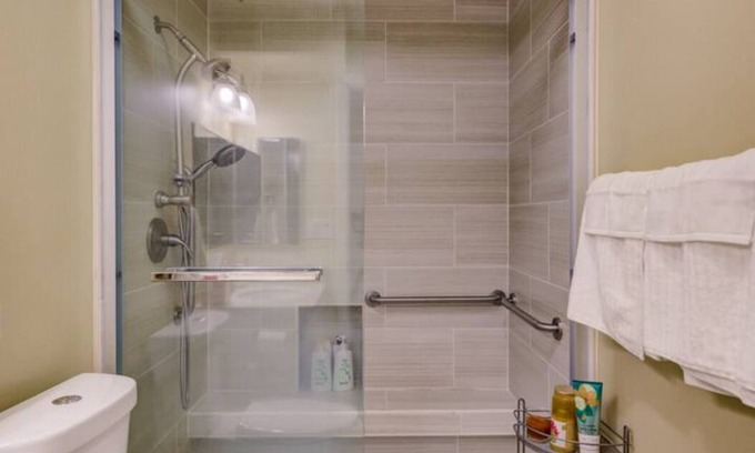 Parkside Condo | Bright & modern 2 BEDS NEAR SF Zoo | Easy Parking