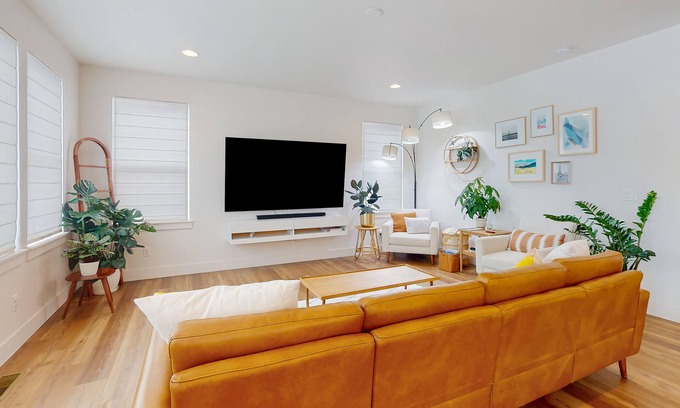 Bozeman House | Bright modern dog-friendly home with mountain view & fenced yard