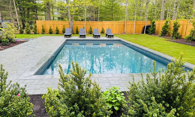Springs House | Bright & Modern East Hampton Getaway with Pool & Hot Tub