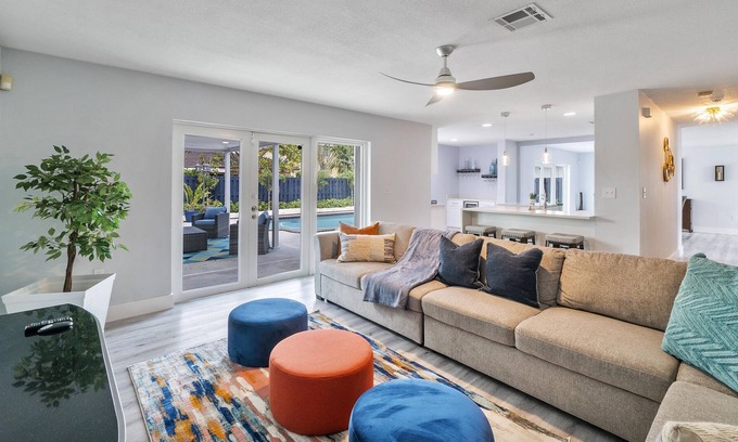 Richmond West House | BRIGHT MODERN POOL HOUSE PERFECT FOR LONG STAYS