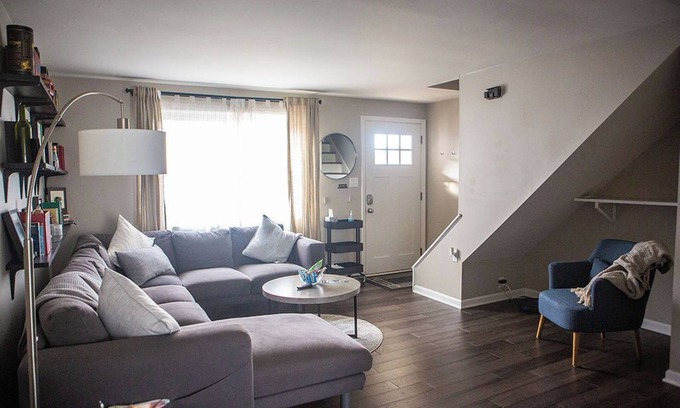 Westerville Apartment | Bright, Modern Townhome with Natural Light