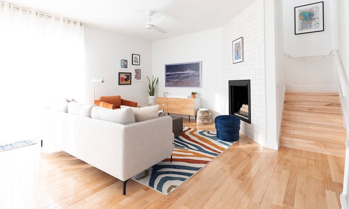 Durham House | Bright Modernist City-Escape