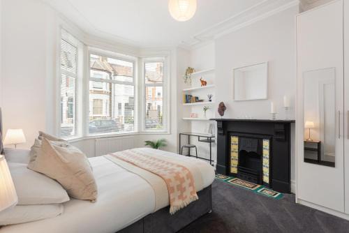 Kensal Green Apartment | Bright Mortimer Garden Kensal Rise