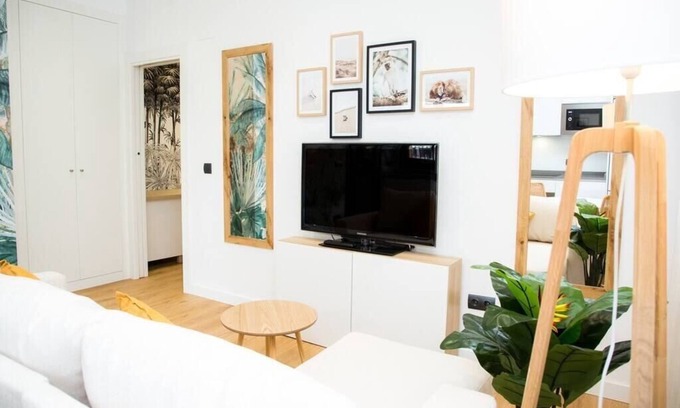 Valladolid Condo | Bright New Apartment - Green area/Cozy/Quiet/Wifi