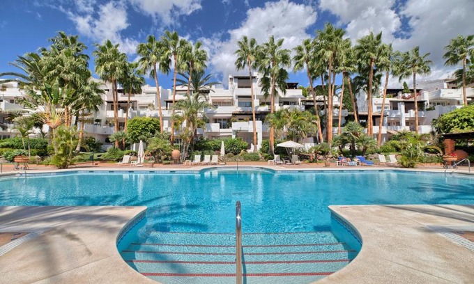 Golden Mile Apartment | BRIGHT NEW APARTMENT IN PUENTE ROMANO