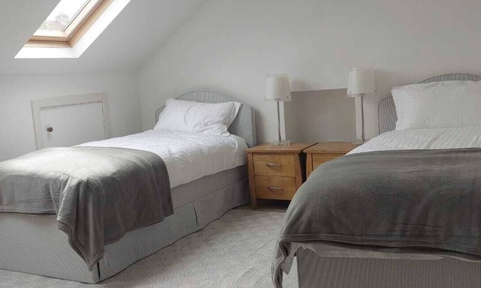Dundrum House | Bright, Open, Airy Living in Dublin 14