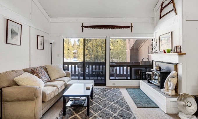 Bear Valley Condo | Bright, open, and dog friendly! - Creekside #51 by RedAwning