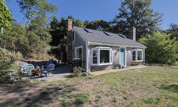 North Truro House | Bright & open private home, close to beach. Renovated clean and pet friendly!