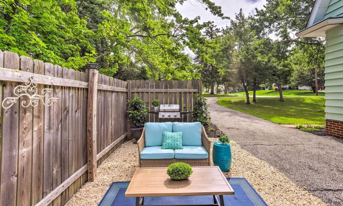 Parma Cottage | Bright Parma Home w/Outdoor Space < 10 Mi to Dtwn