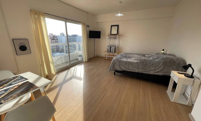 Almagro Apartment | Bright Retreat Modern Temporary Rental in Caballito