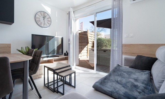 Serignan Villa | Bright Retreat Near Beach