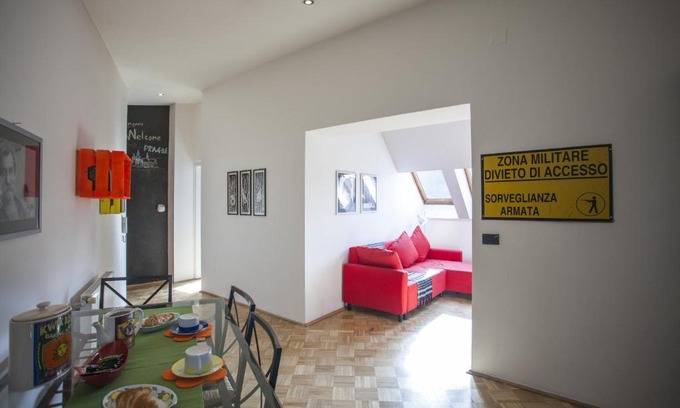 Karlin Apartment | Bright roof flat near city center