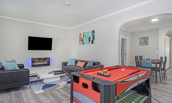 Nelson House | Bright Side Bungalow