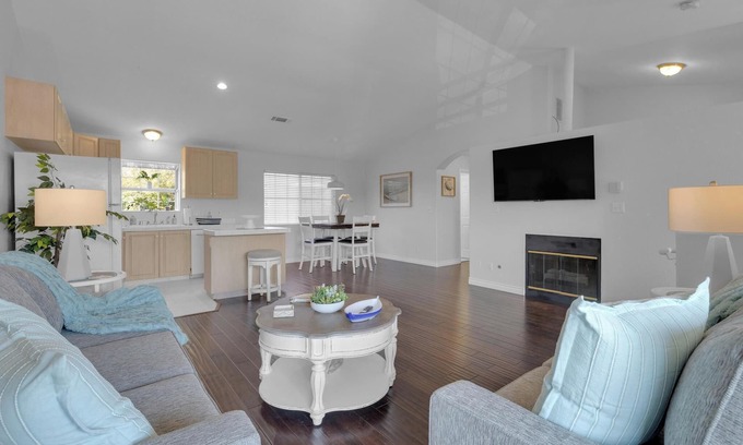 Hillcrest Condo | Bright, Spacious 2BD/2BA in the Heart of Hillcrest